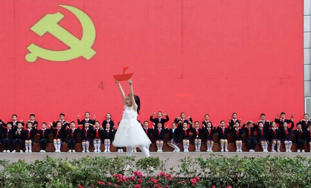 突然感觉自己好失败游戏画面